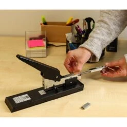 TipTop-Office Heftgerät TTO 403294, H100, Blockhefter, Heftleistung 100 Blatt, Schwarz 9 TipTop-Office Heftgerät TTO 403294, H100, Blockhefter, Heftleistung 100 Blatt, Schwarz -Novus Leitz Verkaufe 34605aec5845d4545a18b3a3dd94849e2b3022bc heftgeraet tiptop office tto 403294 h100